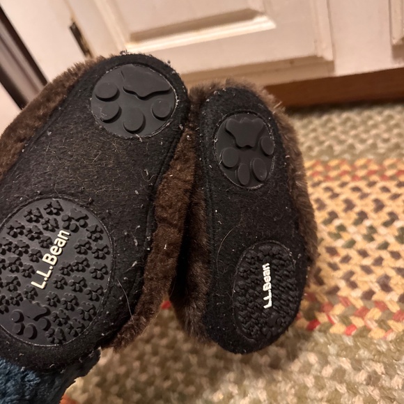 LL bean bear slippers two sizes available - Picture 3 of 5